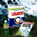1990 - LAGARTO - Foto Escamas Detergente y Fregasuelos sobre hierba